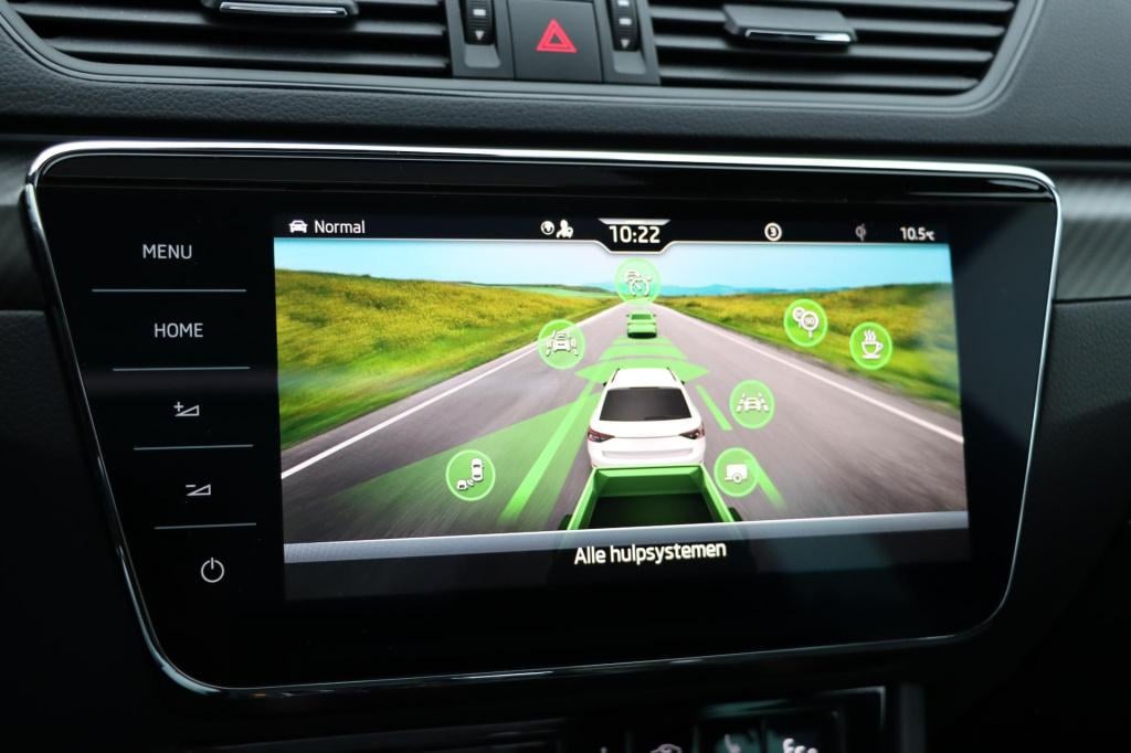 Skoda Superb combi 1.4 tsi iv sportline business 218pk dsg6