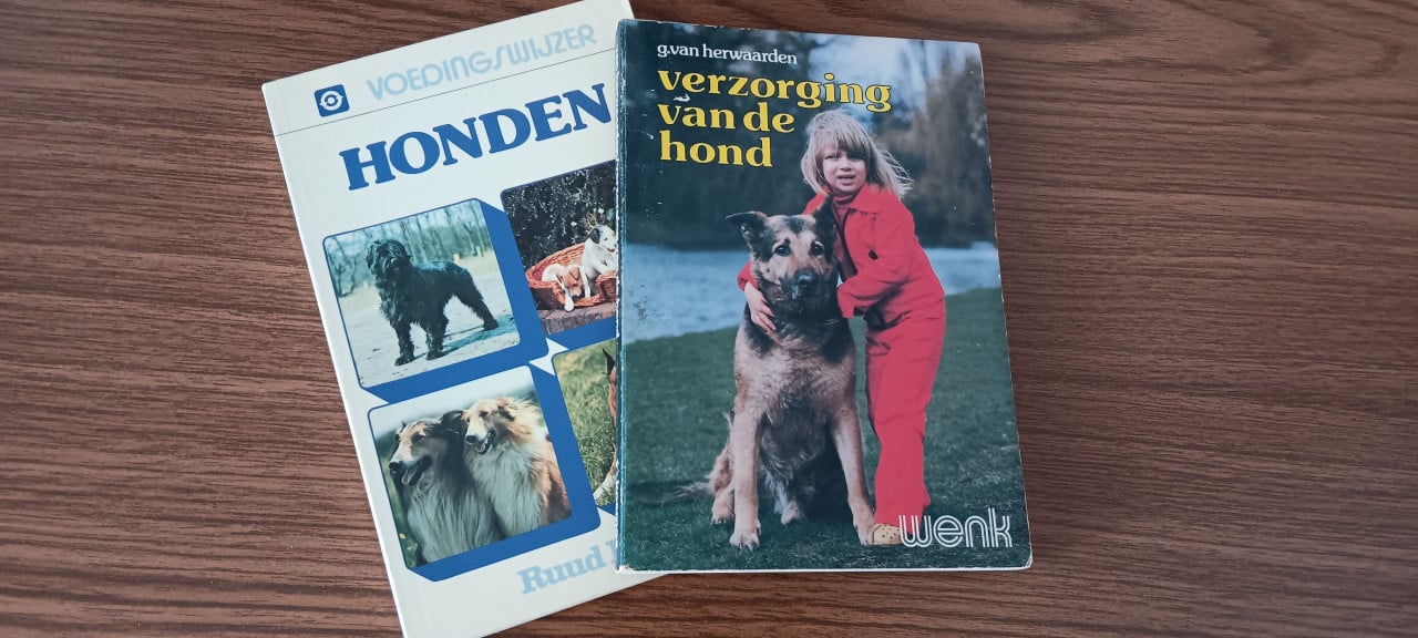 Diverse GROTE HONDENBOEKEN met mooie fotobladen