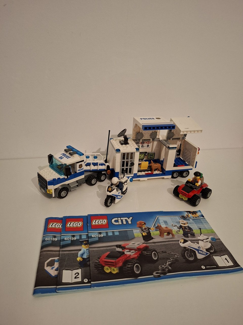 Lego city politie 60139 compleet met boekjes