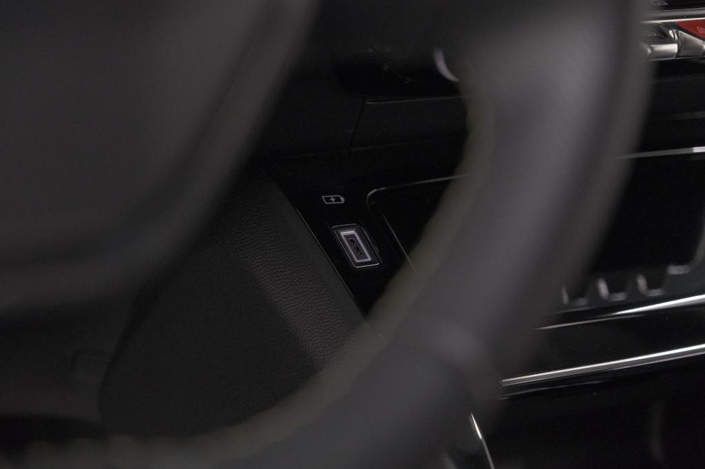 Peugeot E-2008 ev gt 50 kwh | 11 kw laadfunctie | 360 camera | dodehoekdete