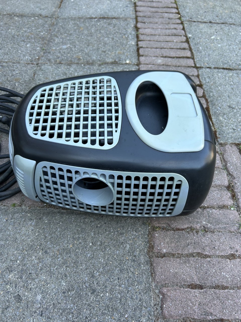 Te koop Messner eco x 2 4500 sterke en zuinige Vijverpomp en 4500 lpu