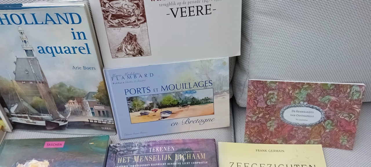 Aquarel boeken, palet en tekenstift+atelier