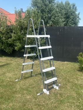 Zwembadtrap Intex