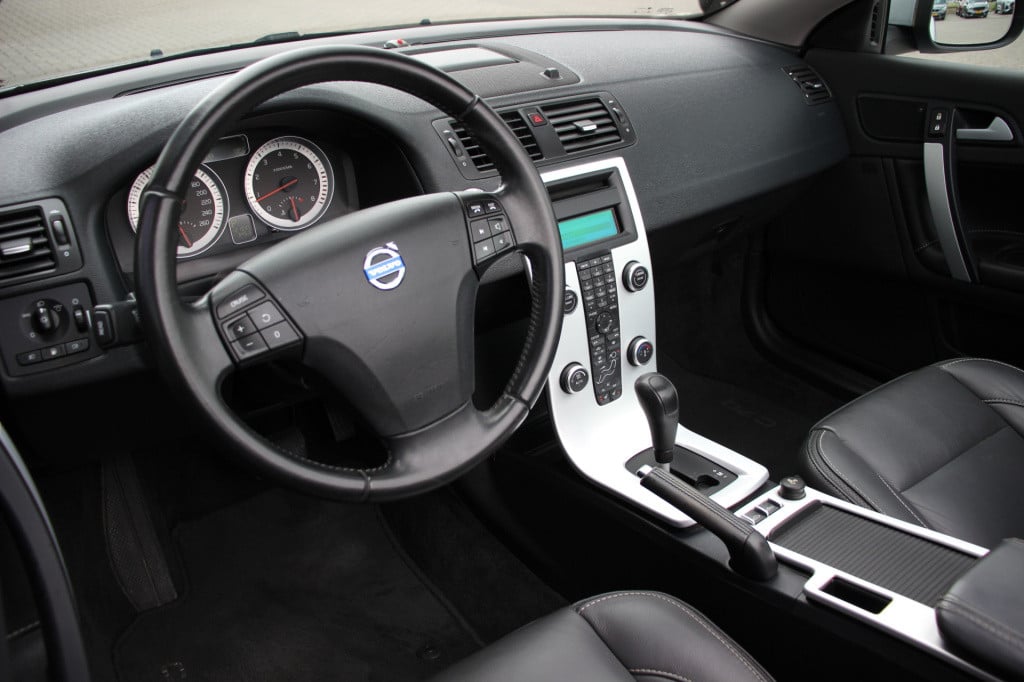 Volvo C70 convertible 2.5 t5 momentum | cruise | 230pk | leder/elec. stoele