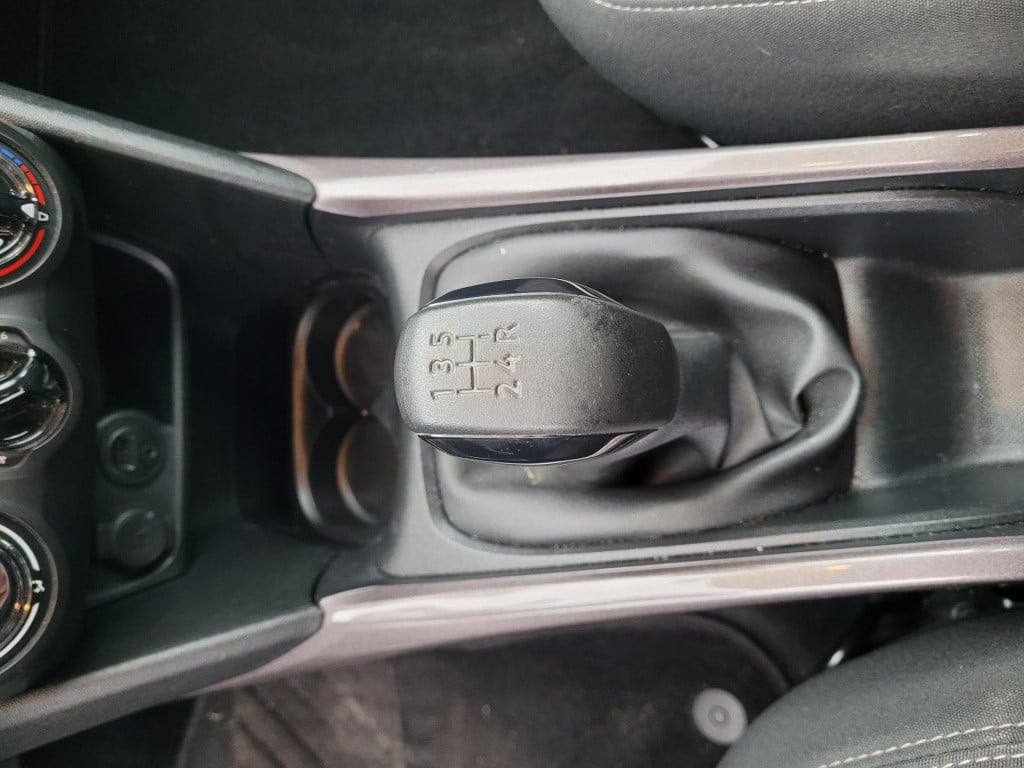 Peugeot 2008 1.2 puretech urban cross
