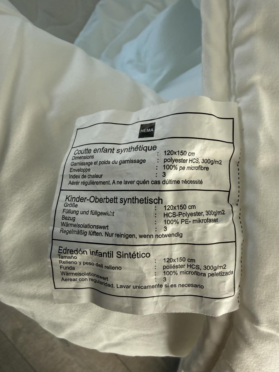 Campingbedje met toebehoren