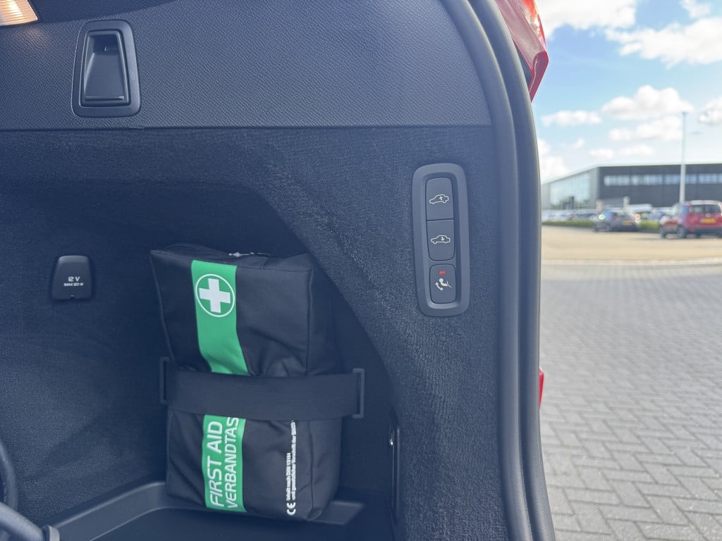 Volvo XC90 t8 455pk recharge ultra dark| full options!! b&w | luchtvering