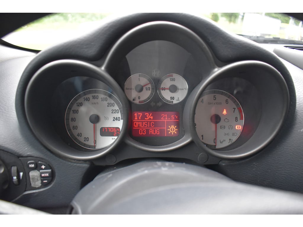 Alfa Romeo GT 2.0 jts distinctive