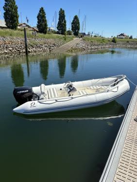 Zodiac yachtline 420 met 40 pk evinrude e-tec en riba trailer