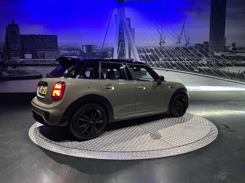 Mini 5-deurs 1.5 cooper 60 years edition *jcw-pakket*led*pano*winterpakket*
