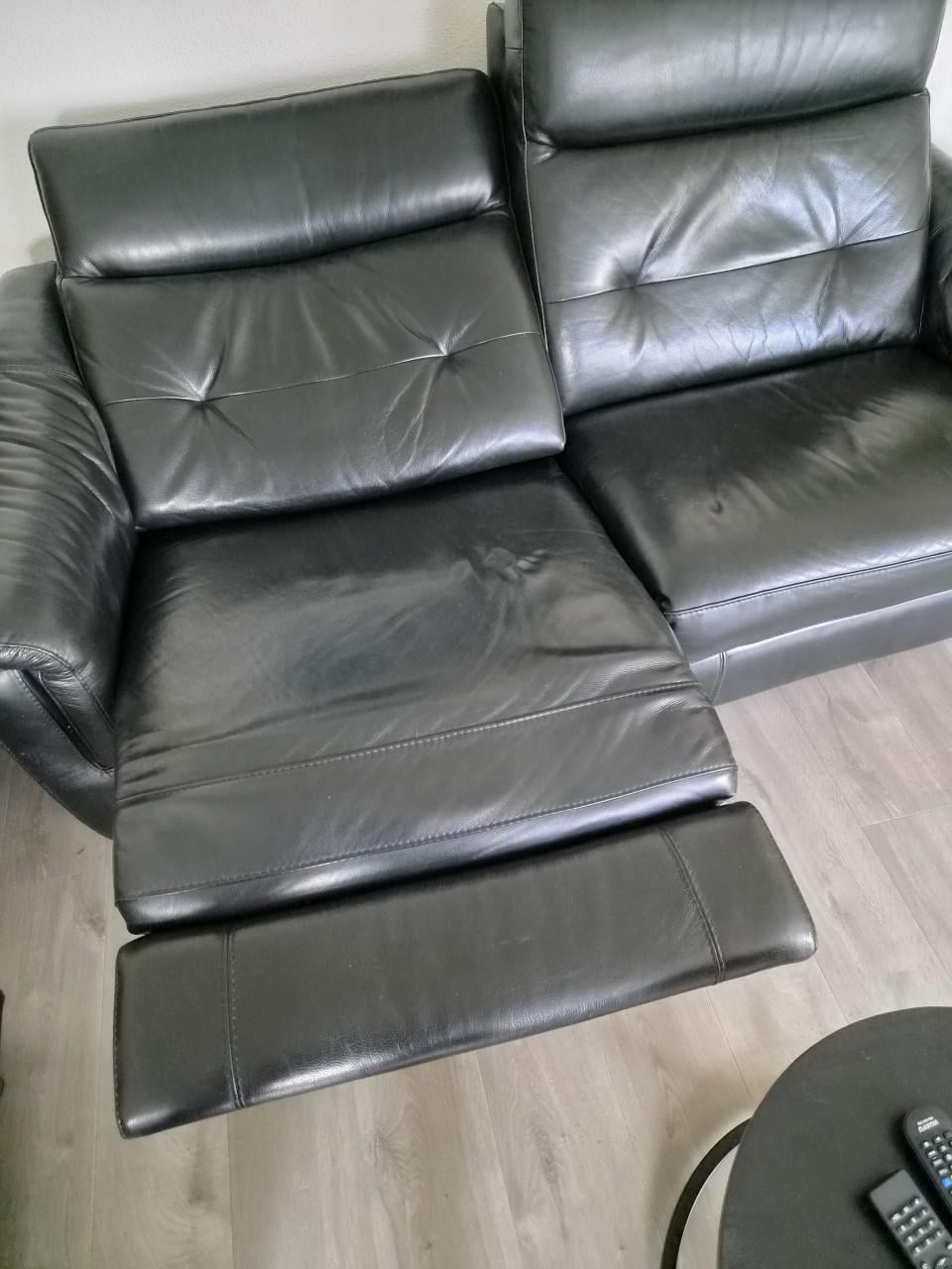 2 zits lederen elektrische relaxbank met usb.