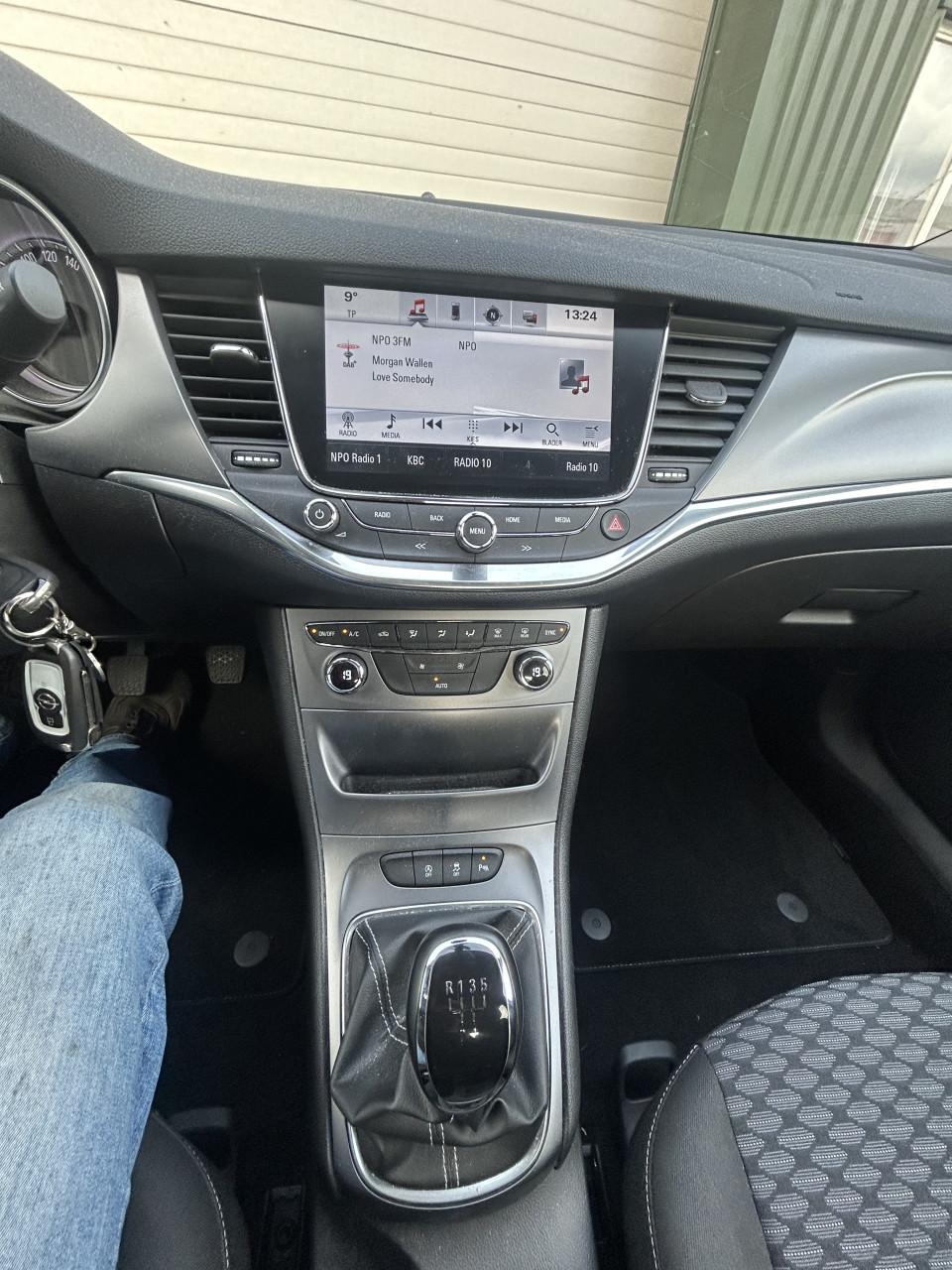 Opel Astra  2015 / 26000 Km /PDC /Airco