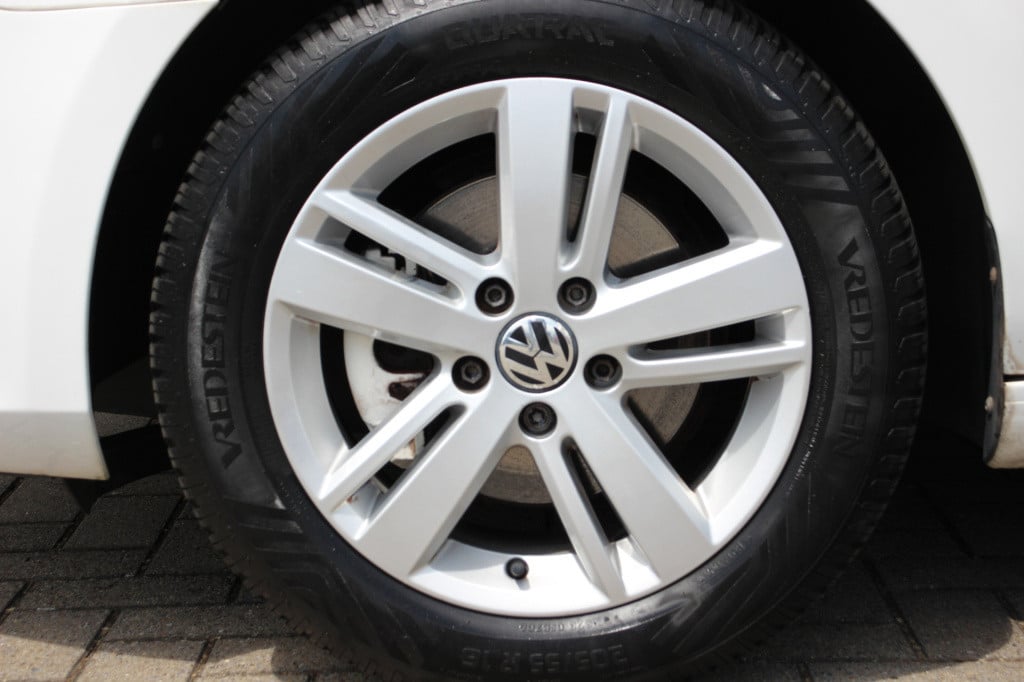 Volkswagen Golf 1.4 tsi highline | navi | cruise | pdc |