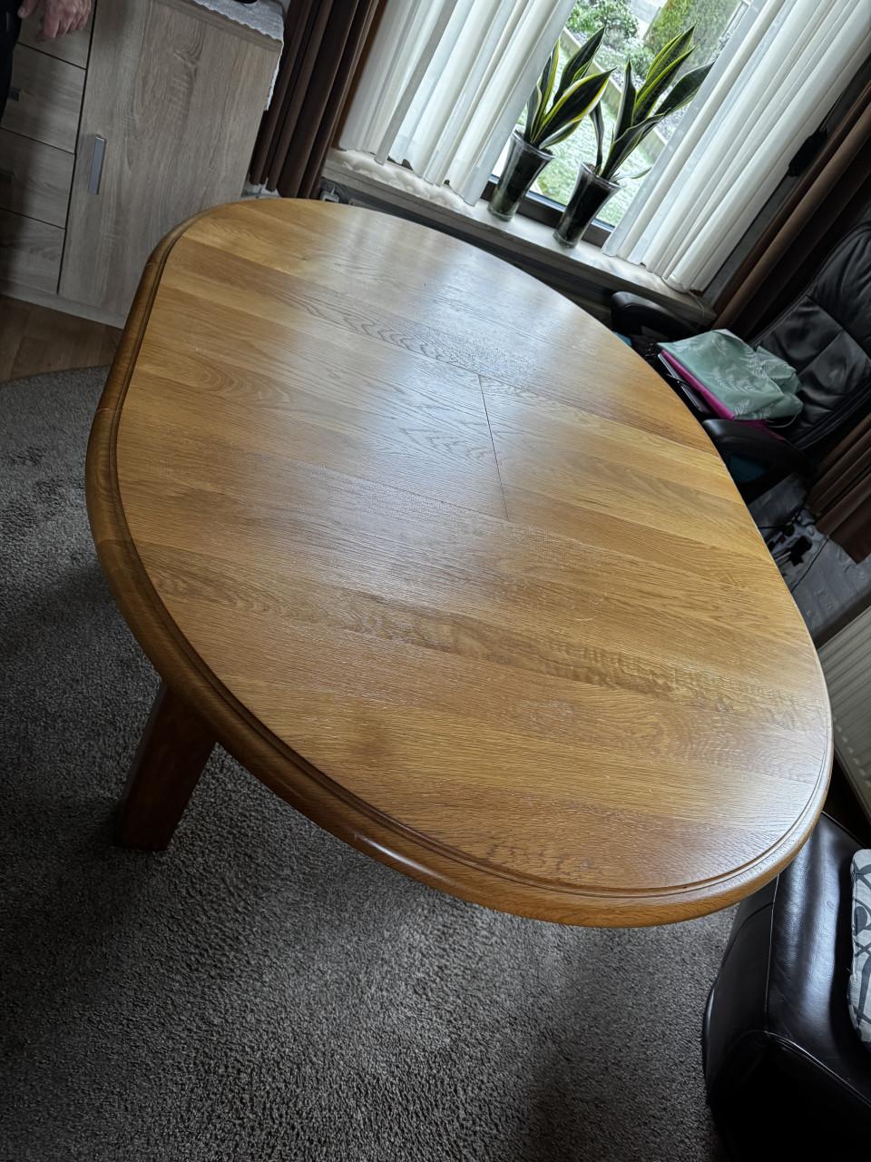 Massief eiken tafel uitschuifbaar inclusief stoelen