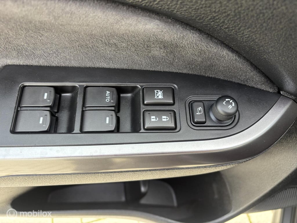 Suzuki Vitara 1.4 boosterjet style smart hybrid