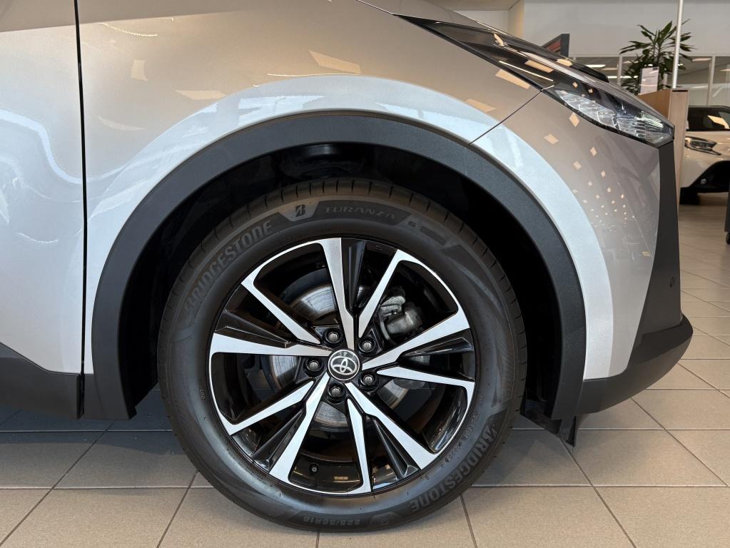 Toyota C-hr 1.8 hybrid 140 dyn
