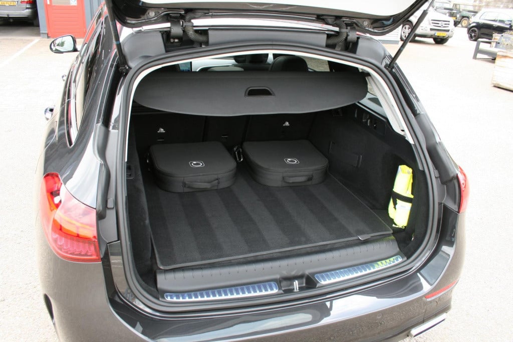 Mercedes-Benz C-Klasse estate 300 e amg line