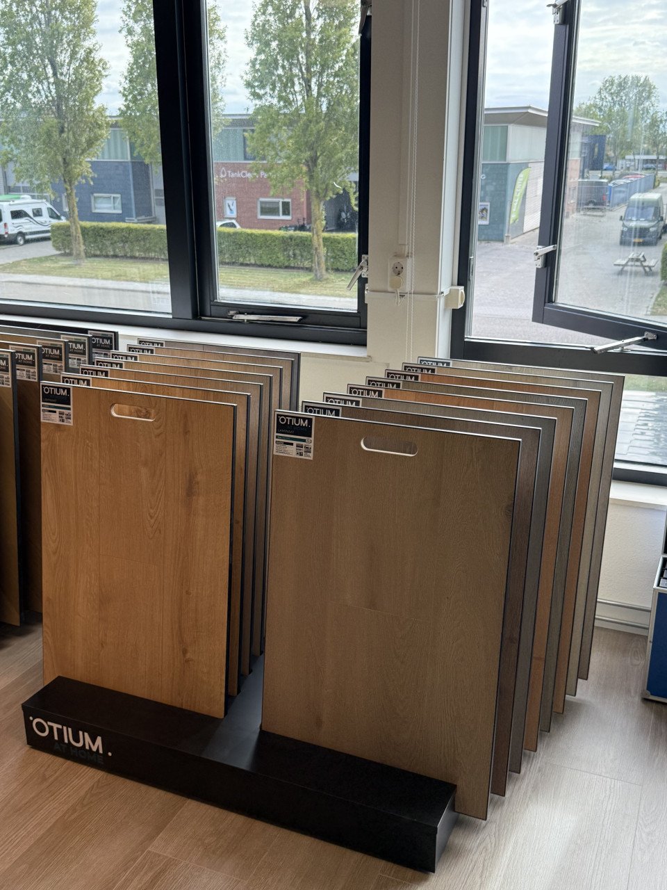 Vloeren, stoffering van tapijt en meer