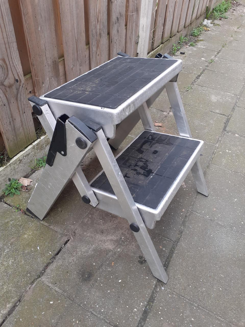 2 x Grote *** OPSTAP *** 80cm brede trap voor caravan 2-treden