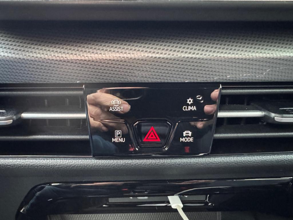Volkswagen Golf 1.5 ehybrid 50 edition automaat , elektrische voorstoelen, 