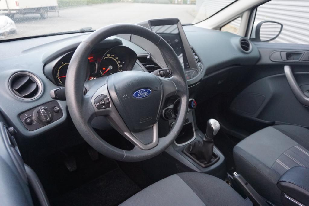 Ford Fiesta 1.25 limited airco / elektr. ramen / carplay / nap