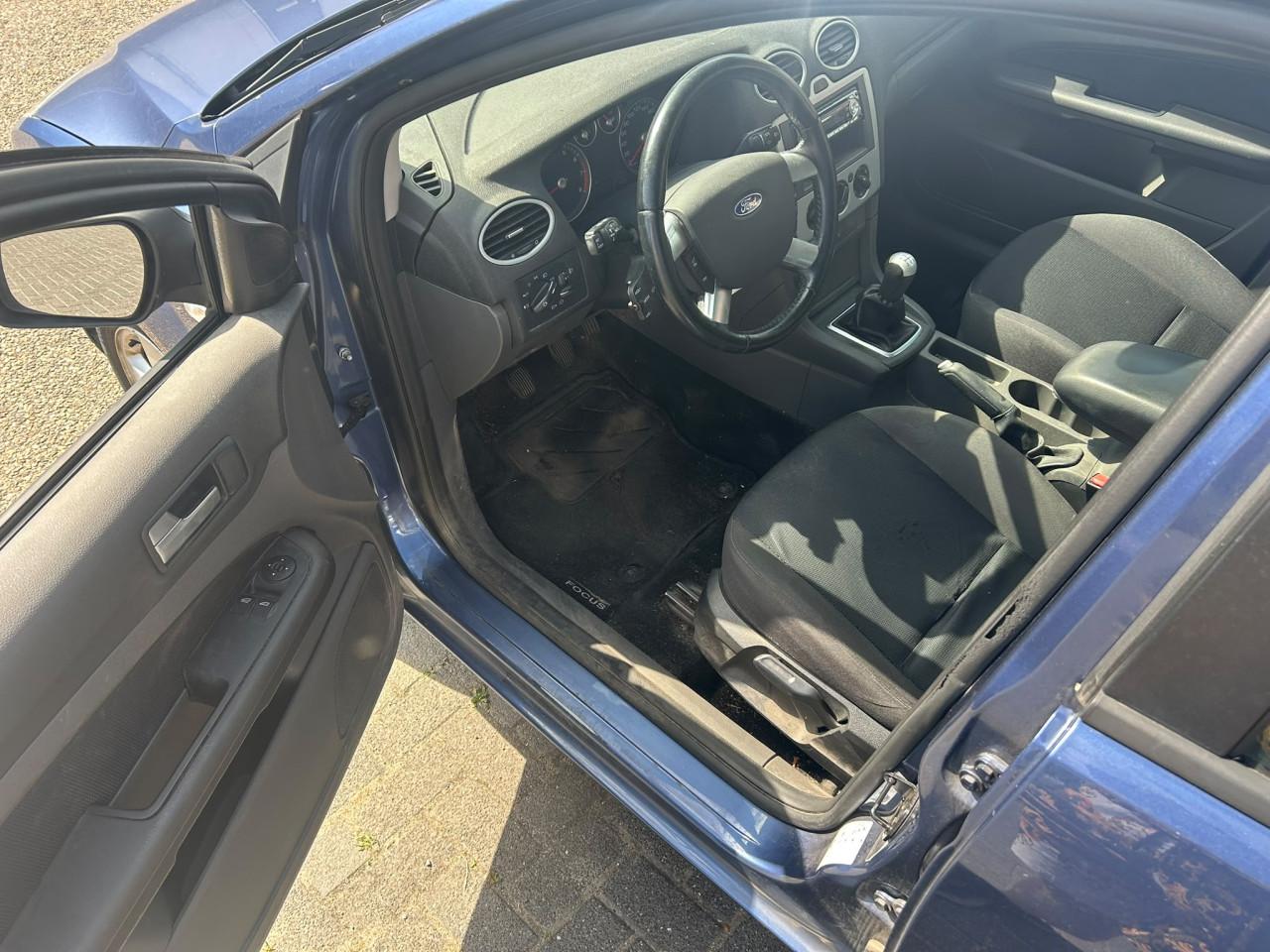 Ford Focus Wagon 1.6-16V Futura In de opties! APK Vol Jaar