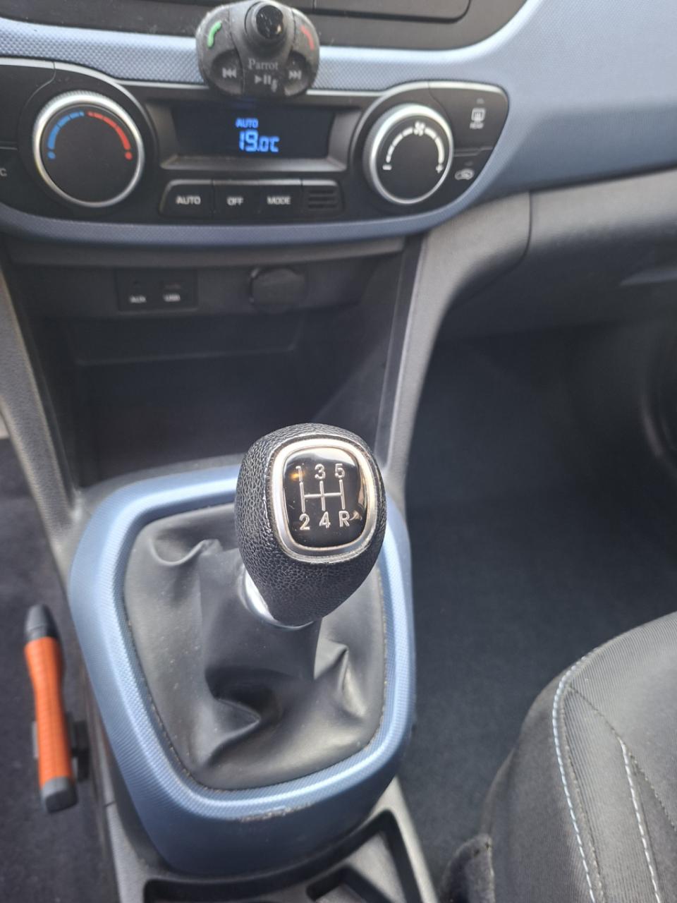 Hyundai I 10 1.0i i-motion comfort | bluetooth | climate control