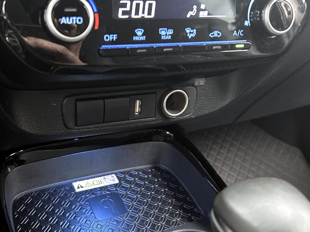 Toyota Aygo x 1.0 vvt-i s-cvt envy automaat | navigatie | jbl soundsystem |