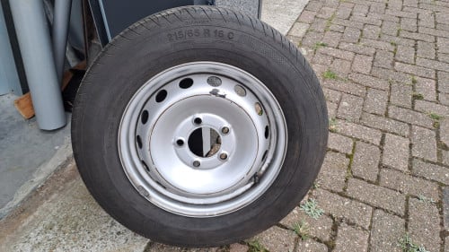 Velg met band 215/65r16   3 stuks