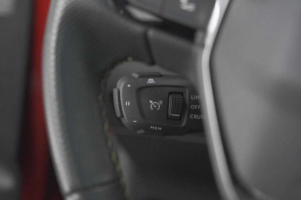 Peugeot 208 1.2 puretech 130 gt | alcantara pack | panoramadak | dodehoekde