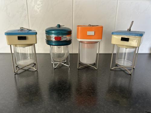 Vintage campinglampen.  prijs: 5€ per stuk.