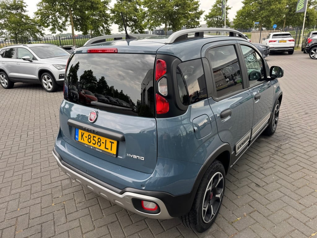 Fiat Panda 1.0 hybrid cross * stoel + voorruit verwarming * airco * bluetoo
