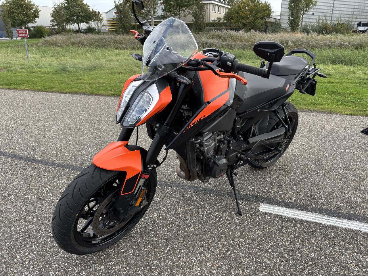 KTM 890 Duke 2021