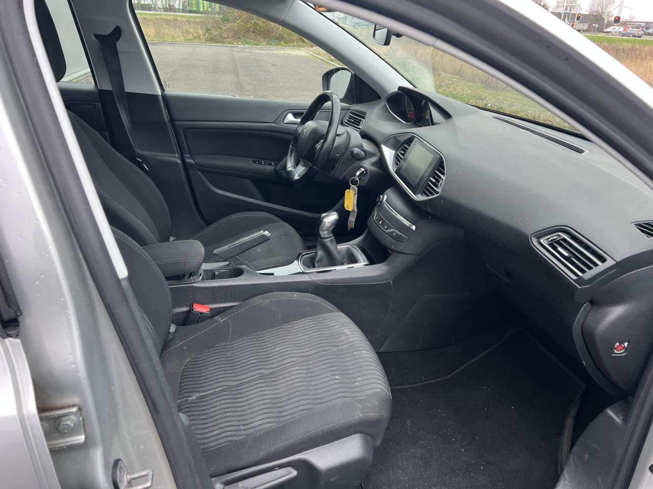 Peugeot 308 SW 1.2 PureTech Blue Lease