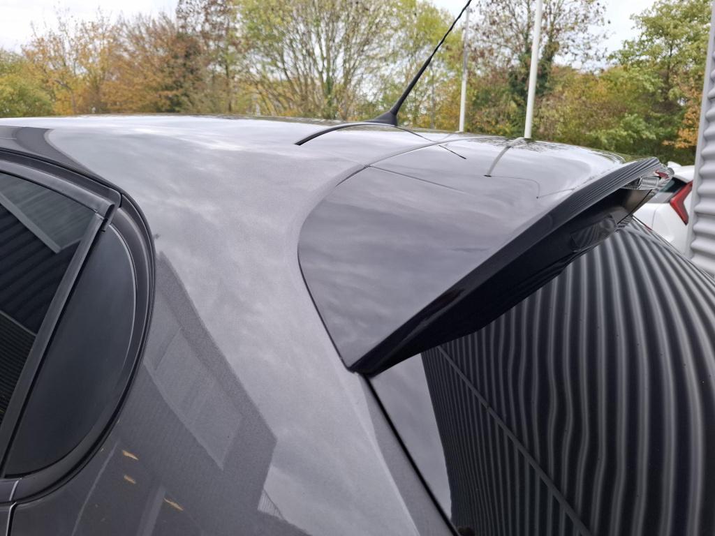 Peugeot 208 1.2 signature nav/airco/cruise/park