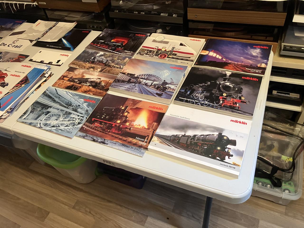 Verzameling Märklin jaarboeken exportfolders gleisanlagen