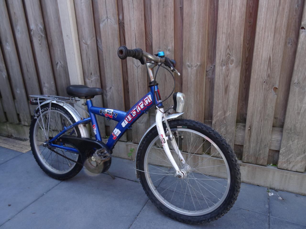 🚲 Feray Ultra Jongensfiets – 20 inch | Blauw/Wit 💙🤍