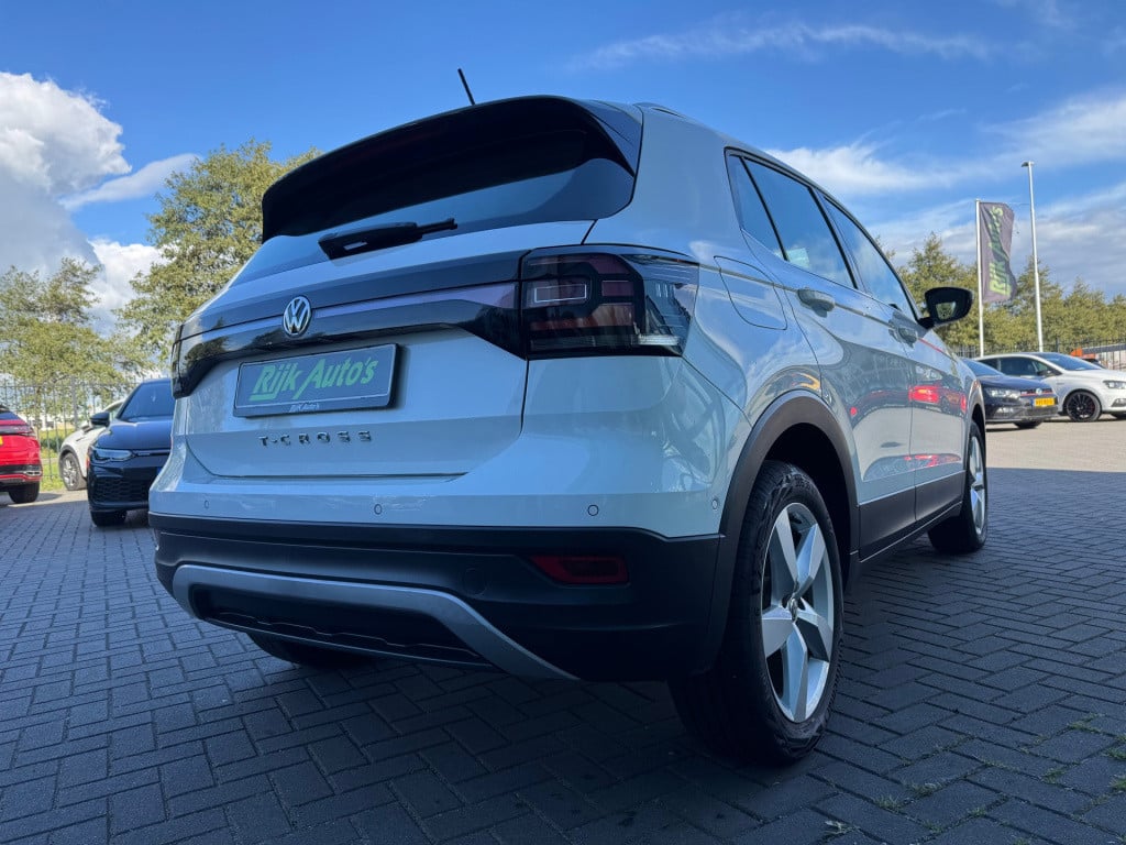 Volkswagen T-cross 1.0 tsi style * virtual cockpit * stoelverwarming * clim
