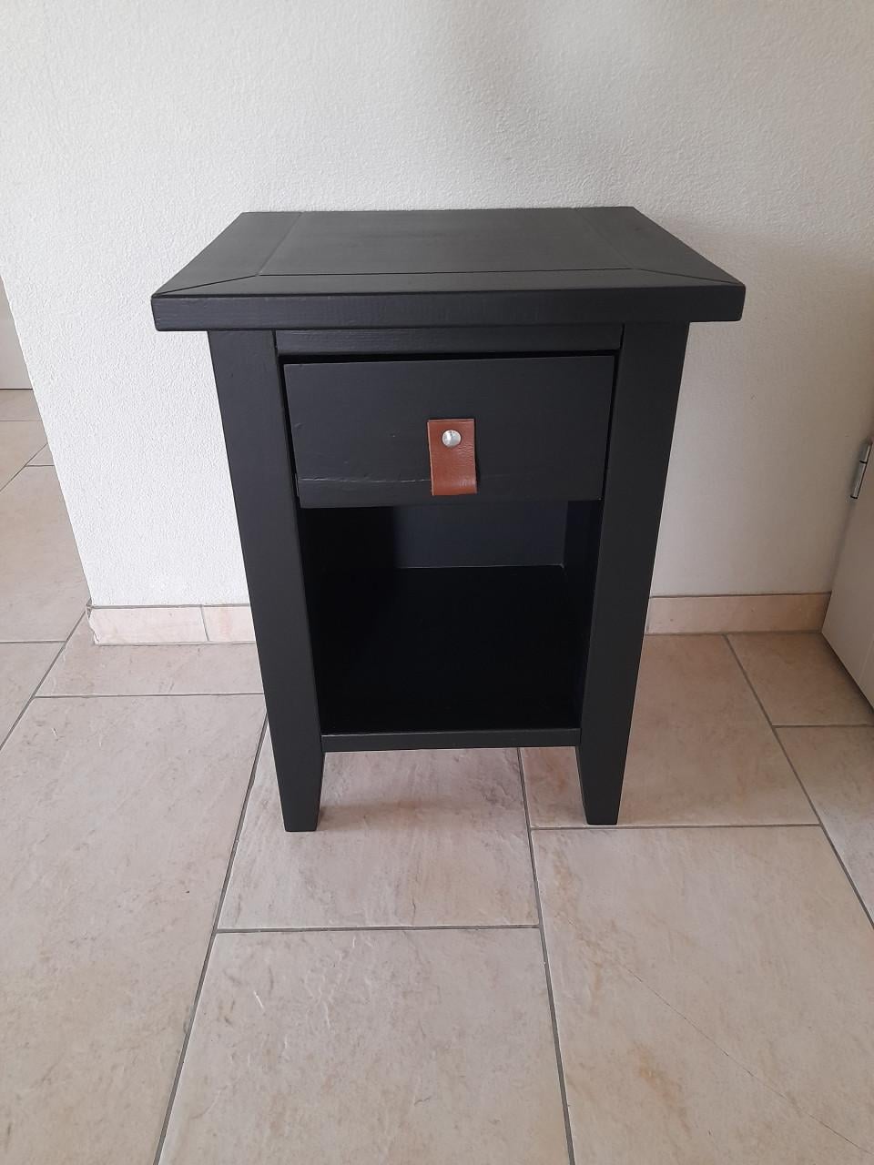 Leuk nachtkastje (in goede staat)