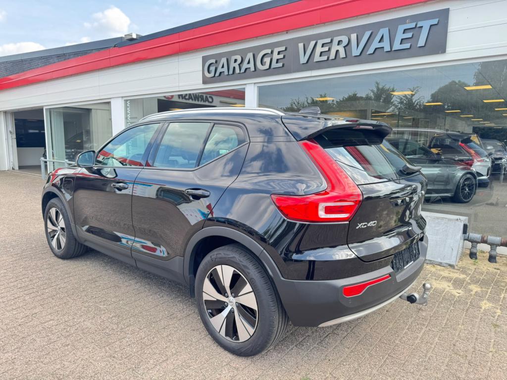 Volvo XC40 1.5 t5 twin engine momentum pro