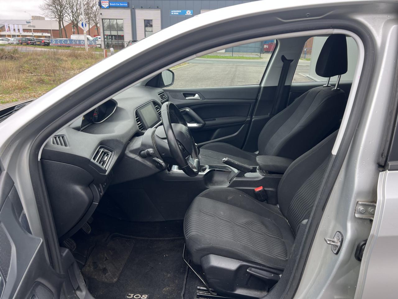 Peugeot 308 SW 1.2 PureTech Blue Lease