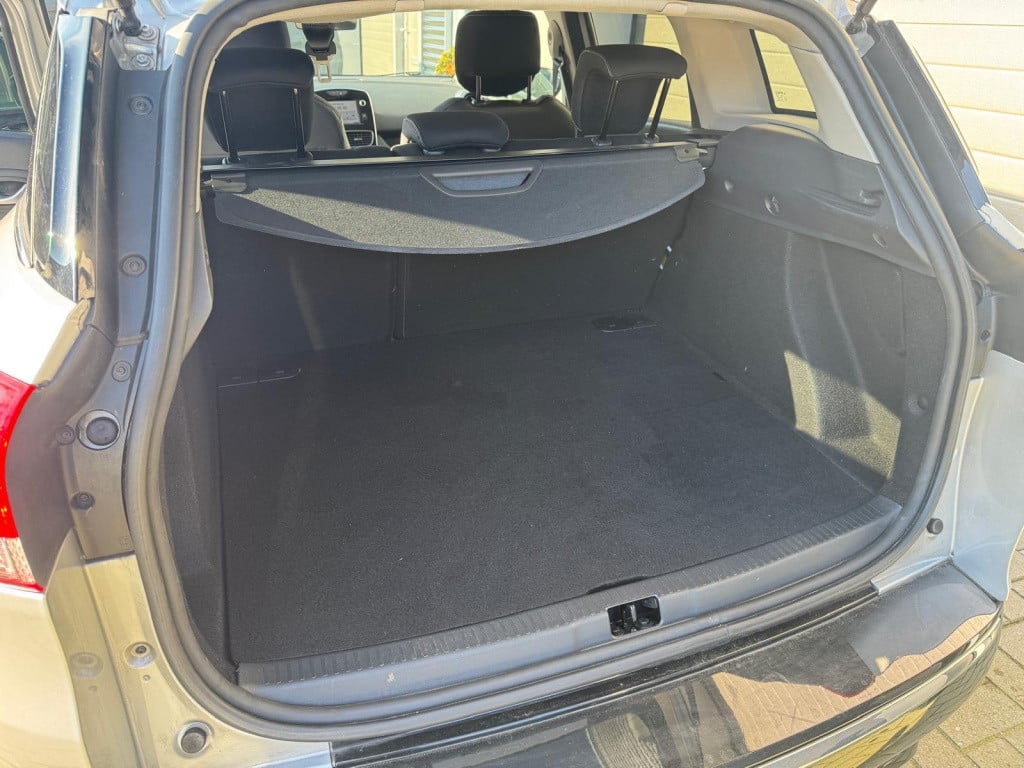 Renault Clio estate 0.9 tce limited