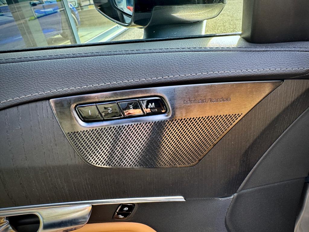 Volvo XC90 2.0 t8 recharge awd ultra dark 22" leder luchtvering massage