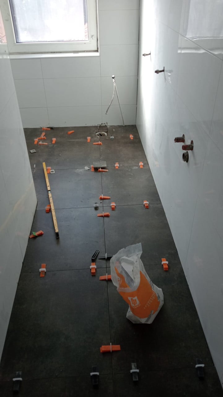 Renoveren? Wij maken uw woning weer als nieuw! 06-42779933