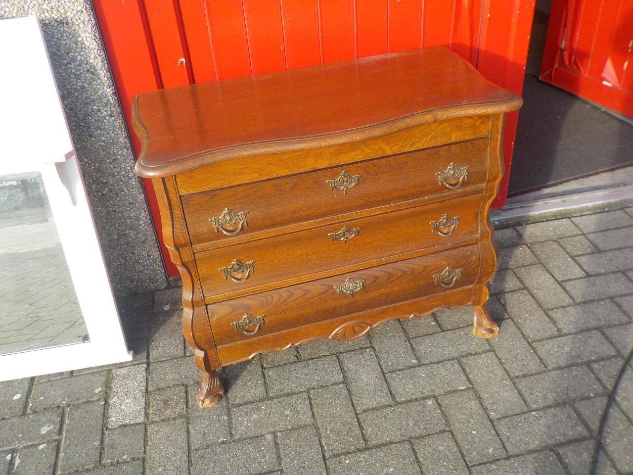 Eiken buikkastje in goede staat