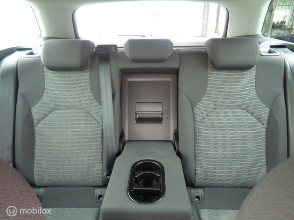 Seat Leon Sportstourer st 1.0 ecotsi style business/airco/led/pdc/automaat 
