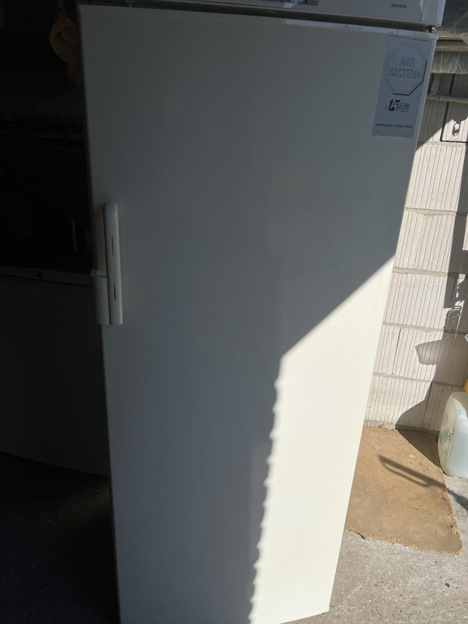 Siemens Electronic Koelkast 155x60 cm. 289 liter