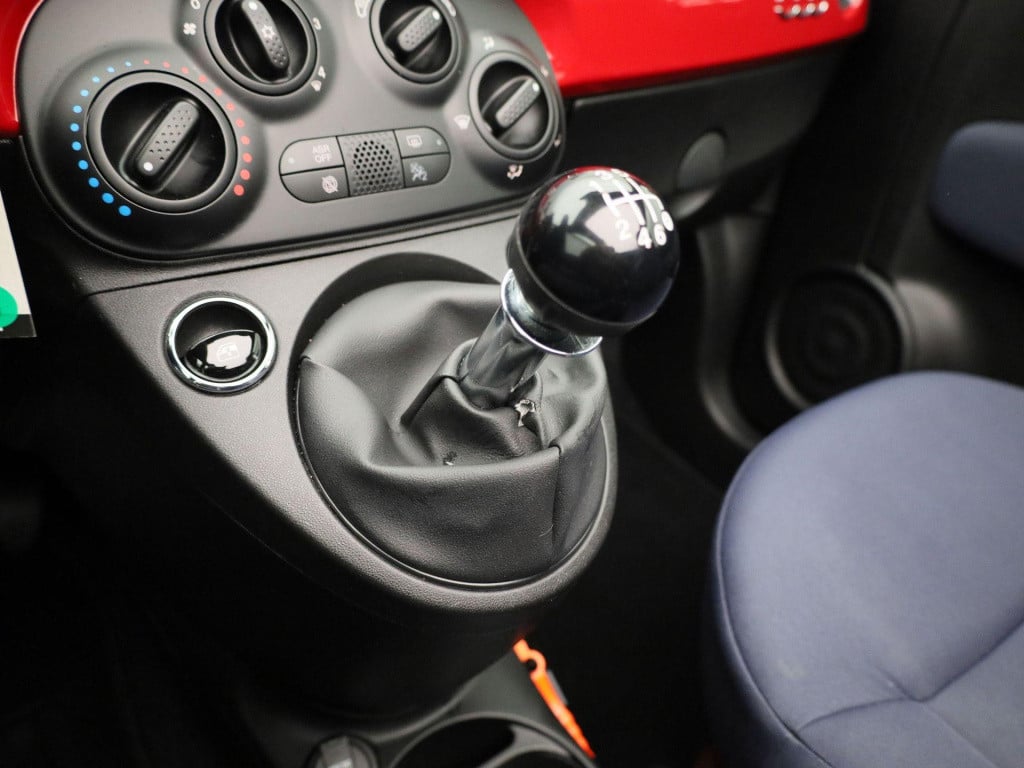 Fiat 500 C 1.0 hybrid club | cabrio | parkeer sensoren | dab | airco | crui