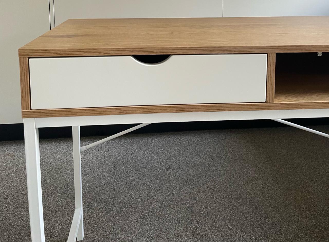 Leuk modern bureau als nieuw