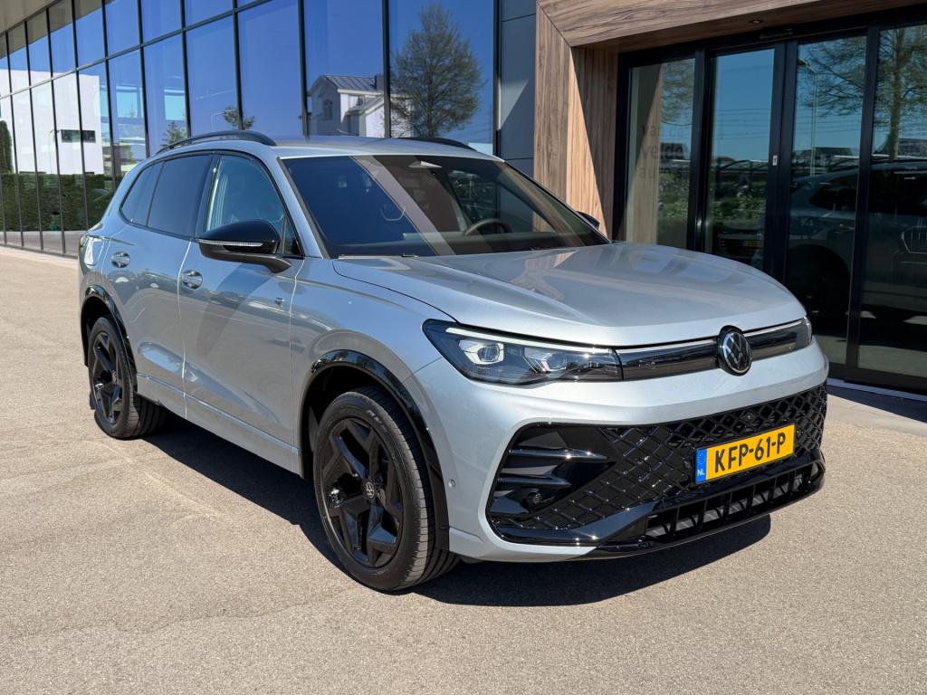 Volkswagen Tiguan 1.5 ehybrid r-line | black line | 360 camera | trekhaak |